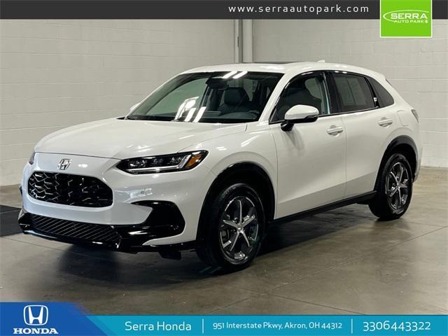 Photo of 2025 Platinum White Pearl Honda HR-V