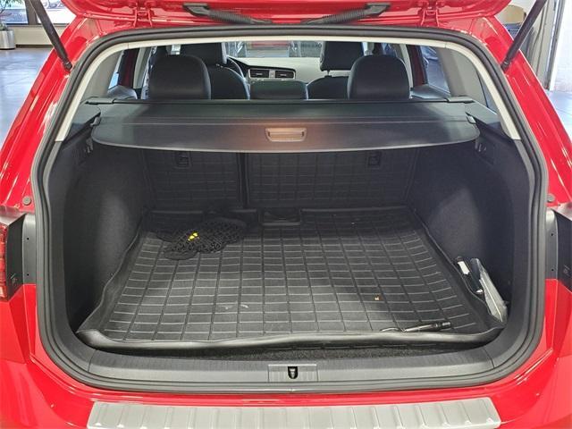 Photo of 2019 Tornado Red Volkswagen Golf Alltrack