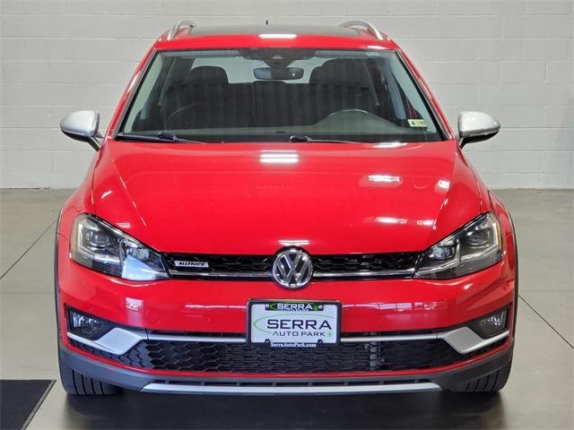 Photo of 2019 Tornado Red Volkswagen Golf Alltrack