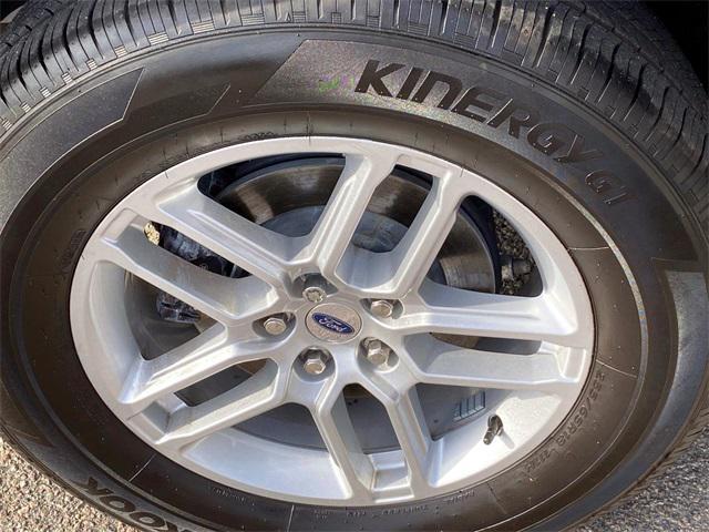 Photo of 2025 Star White Metallic Tri-Coat Ford Explorer