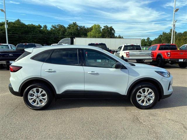 Photo of 2025 Silver Metallic Ford Escape