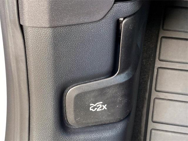 Photo of 2025 Silver Metallic Ford Escape