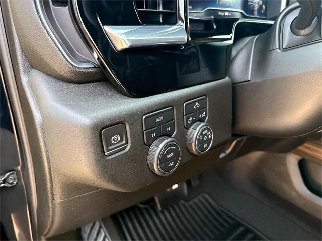Photo of 2023 Black Chevrolet Silverado 1500