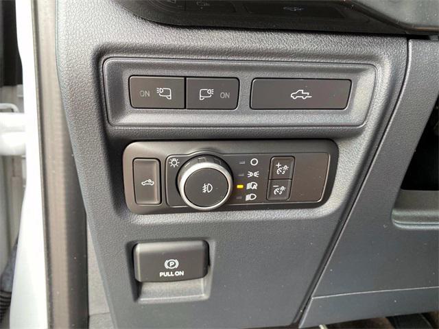 Photo of 2022 Space White Metallic Ford F-150