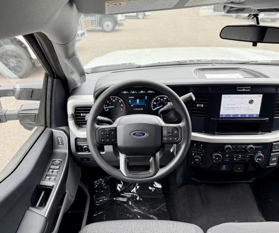 Photo of 2025 Oxford White Ford F-250