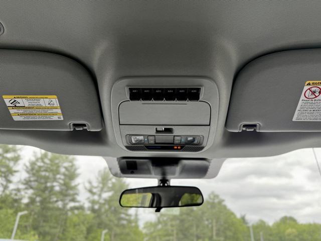 Photo of 2025 Oxford White Ford F-250