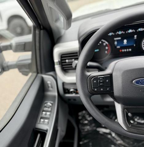Photo of 2025 Oxford White Ford F-250