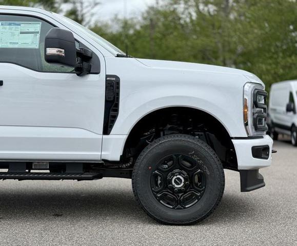 Photo of 2025 Oxford White Ford F-250