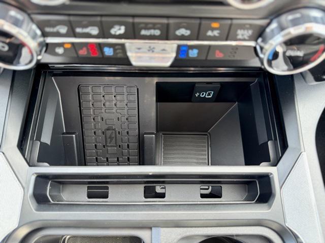 Photo of 2025 Oxford White Ford F-350