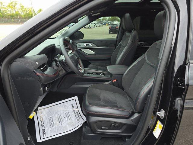 Photo of 2025 Agate Black Metallic Ford Explorer