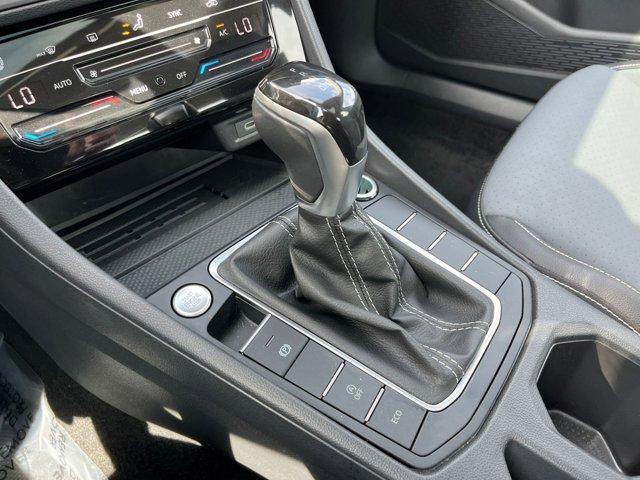 Photo of 2025 Platinum Gray Metallic Volkswagen Jetta