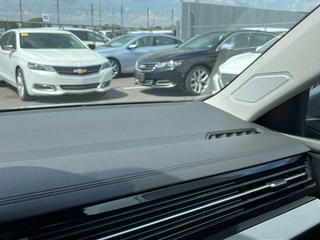 Photo of 2025 Platinum Gray Metallic Volkswagen Jetta