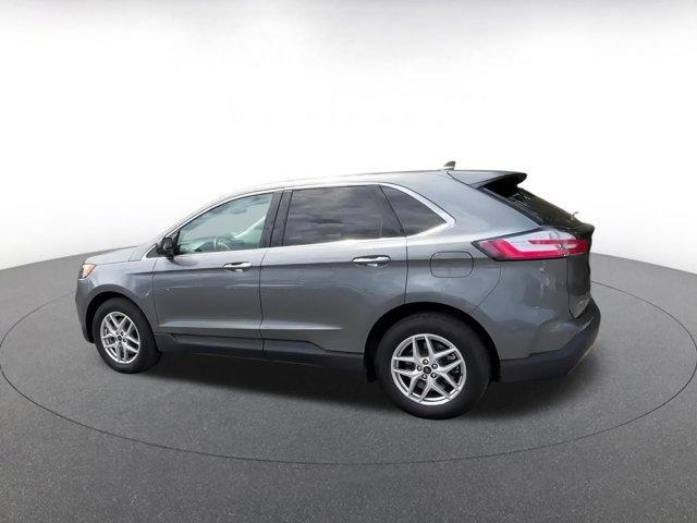 Photo of 2024 Carbonized Gray Metallic Ford Edge