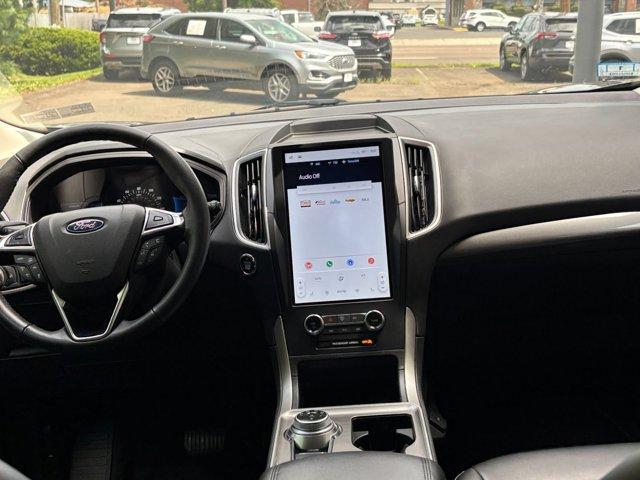 Photo of 2024 Carbonized Gray Metallic Ford Edge