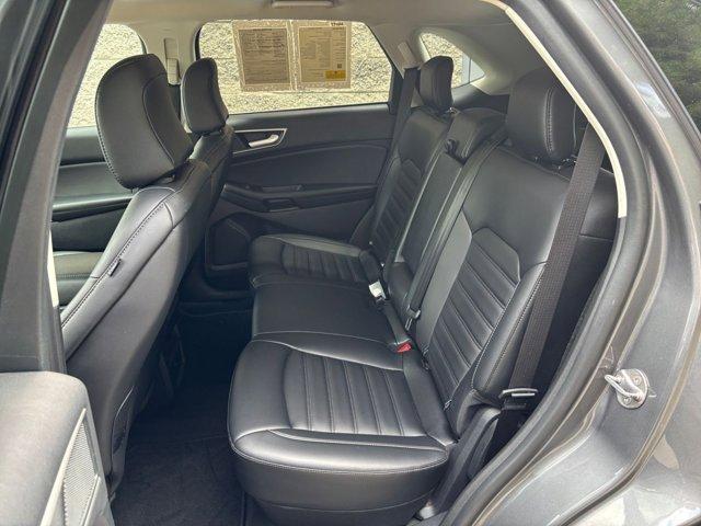 Photo of 2024 Carbonized Gray Metallic Ford Edge
