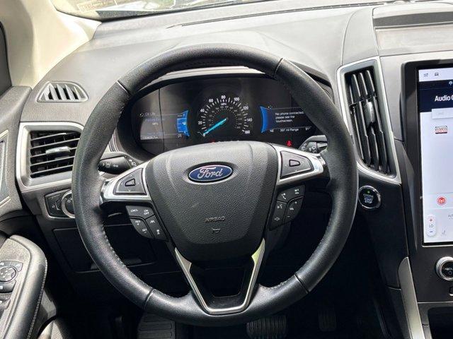 Photo of 2024 Carbonized Gray Metallic Ford Edge