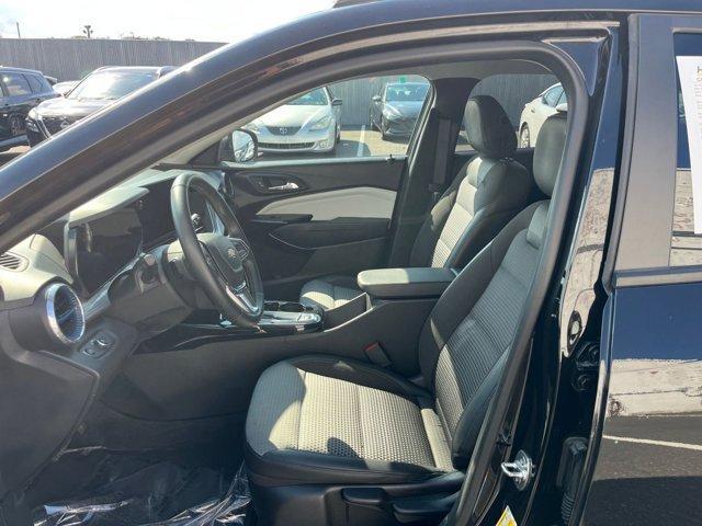 Photo of 2024 Mosaic Black Metallic Chevrolet Trax