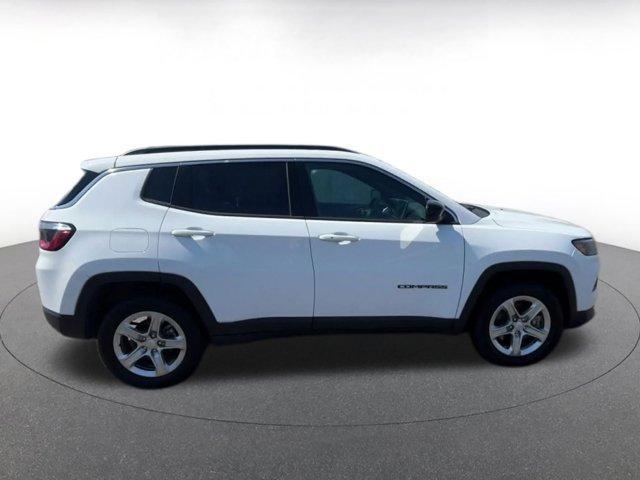 Photo of 2023 Bright White Clearcoat Jeep Compass