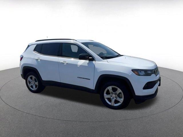 Photo of 2023 Bright White Clearcoat Jeep Compass