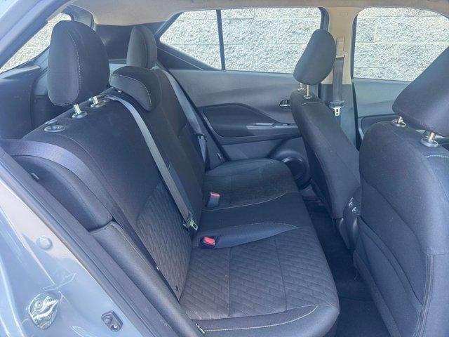 Photo of 2024 Boulder Gray Pearl Nissan Kicks