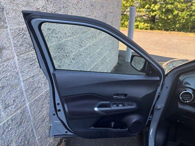 Photo of 2024 Boulder Gray Pearl Nissan Kicks