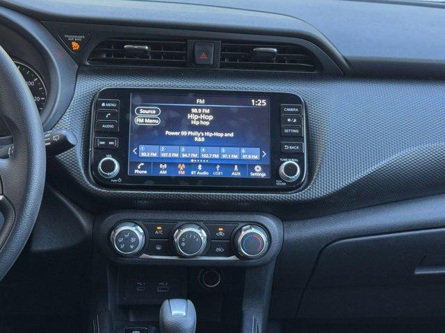 Photo of 2024 Boulder Gray Pearl Nissan Kicks