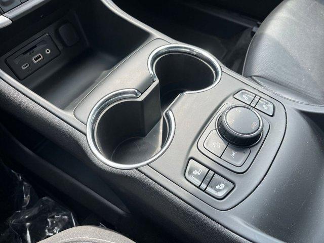 Photo of 2023 Summit White GMC Terrain