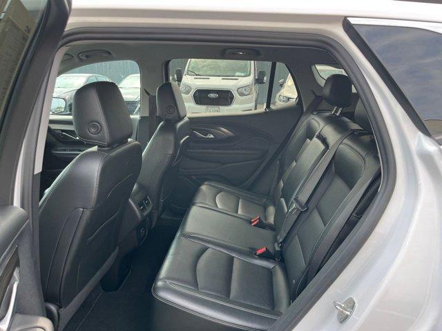 Photo of 2023 Summit White GMC Terrain