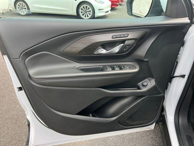 Photo of 2023 Summit White GMC Terrain