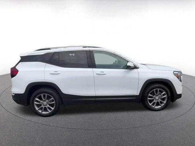 Photo of 2023 Summit White GMC Terrain