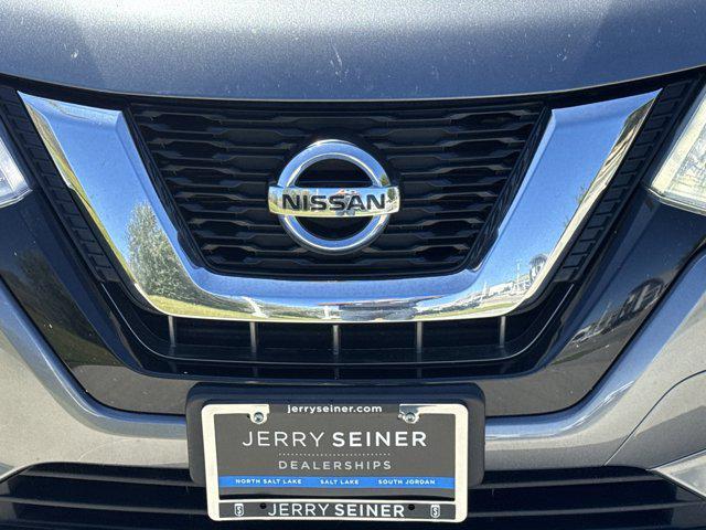 Photo of 2017 Gun Metallic Nissan Rogue