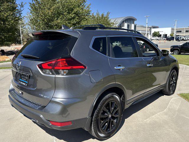 Photo of 2017 Gun Metallic Nissan Rogue