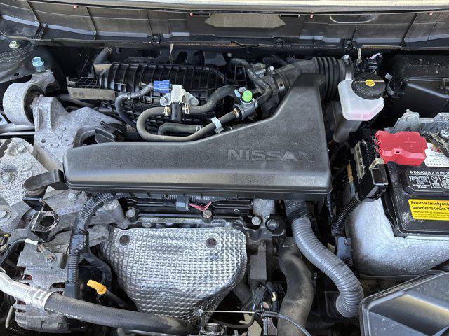 Photo of 2017 Gun Metallic Nissan Rogue