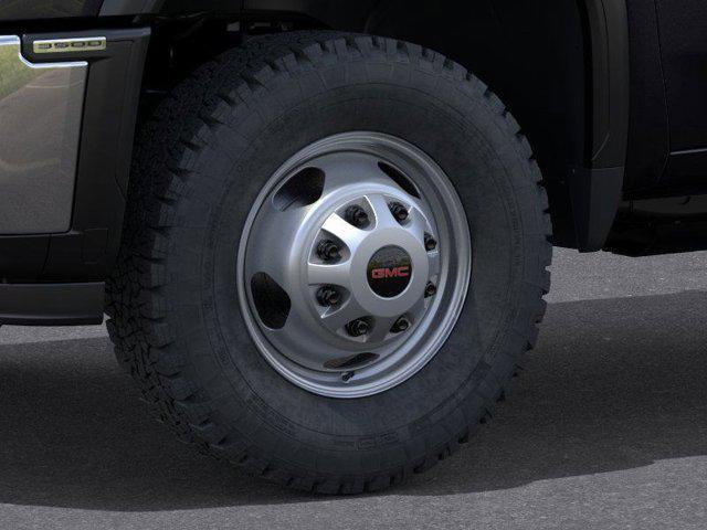 Photo of 2025 Summit White GMC Sierra 3500