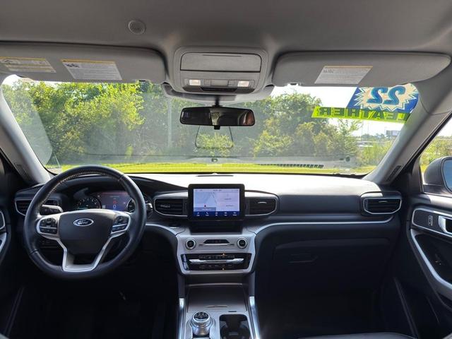 Photo of 2022 Atlas Blue Metallic Ford Explorer