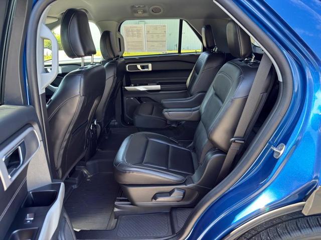 Photo of 2022 Atlas Blue Metallic Ford Explorer