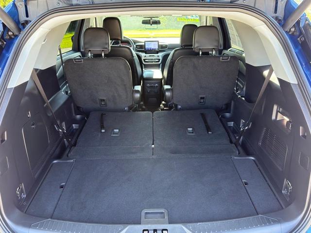 Photo of 2022 Atlas Blue Metallic Ford Explorer