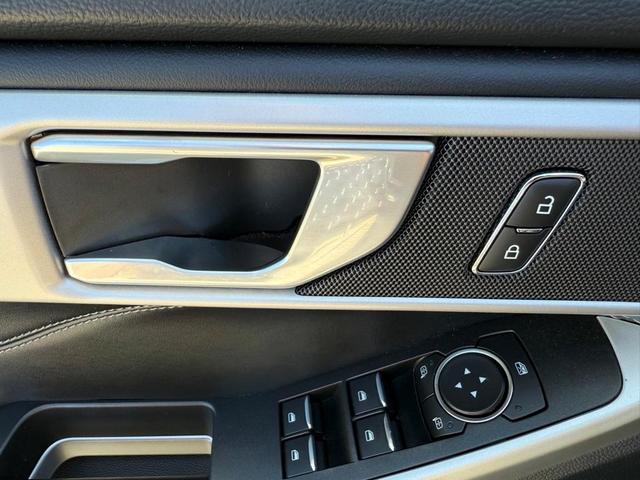 Photo of 2022 Atlas Blue Metallic Ford Explorer