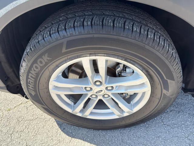 Photo of 2022 Atlas Blue Metallic Ford Explorer
