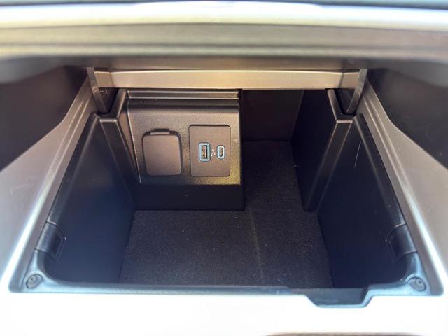 Photo of 2022 Atlas Blue Metallic Ford Explorer