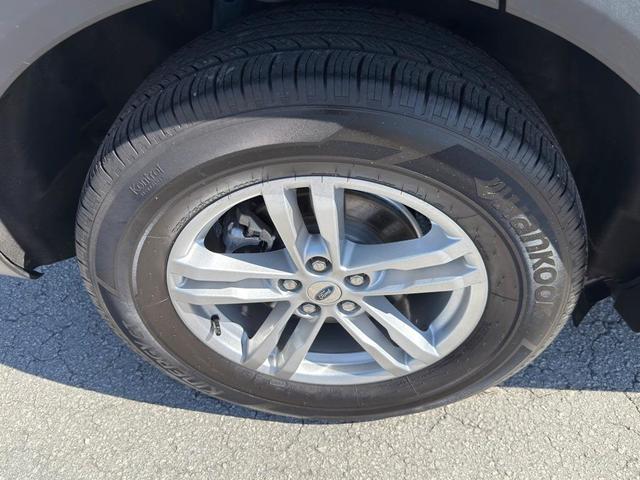 Photo of 2022 Atlas Blue Metallic Ford Explorer