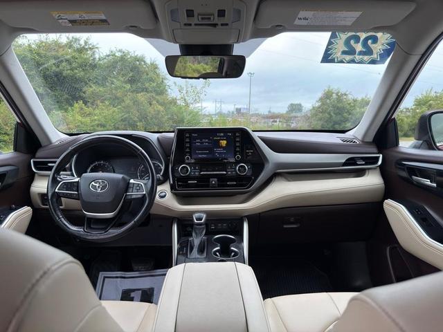 Photo of 2022 Ruby Flare Pearl Toyota Highlander