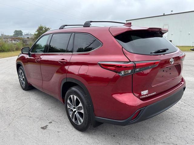 Photo of 2022 Ruby Flare Pearl Toyota Highlander