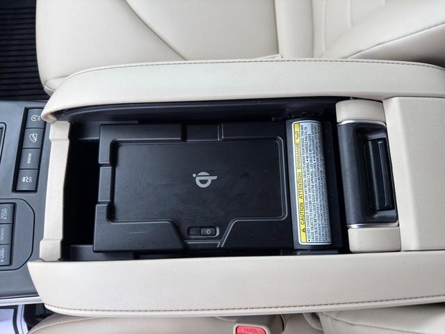 Photo of 2022 Ruby Flare Pearl Toyota Highlander