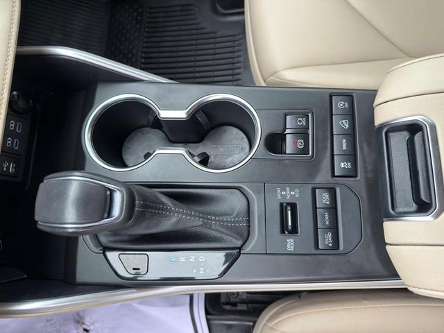 Photo of 2022 Ruby Flare Pearl Toyota Highlander