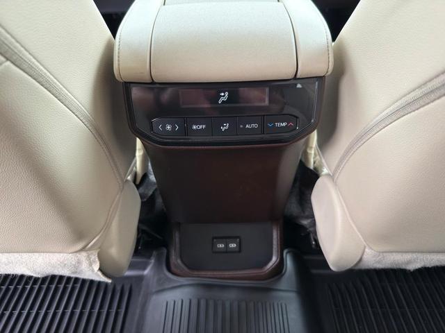 Photo of 2022 Ruby Flare Pearl Toyota Highlander