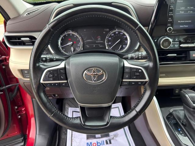 Photo of 2022 Ruby Flare Pearl Toyota Highlander