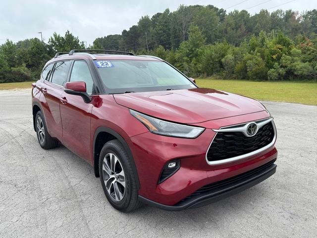 Photo of 2022 Ruby Flare Pearl Toyota Highlander