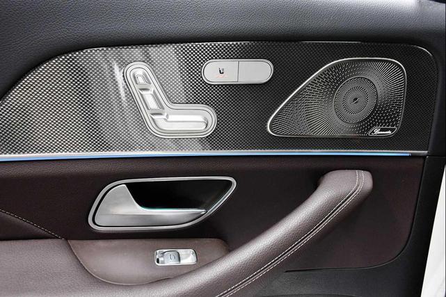 Photo of 2022 MANUFAKTUR Diamond White Bright Mercedes-Benz GLS 450