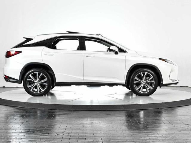 Photo of 2022 Eminent White Pearl Lexus RX 350